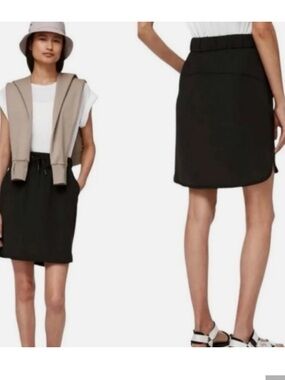 Lululemon on the fly skirt 21"